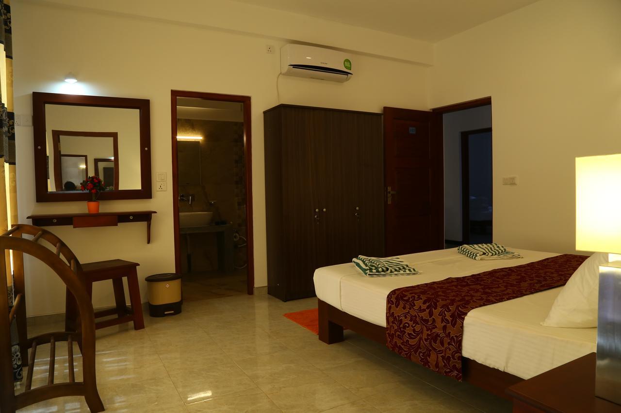 Hikka Regent Hotel ヒッカドゥワ エクステリア 写真