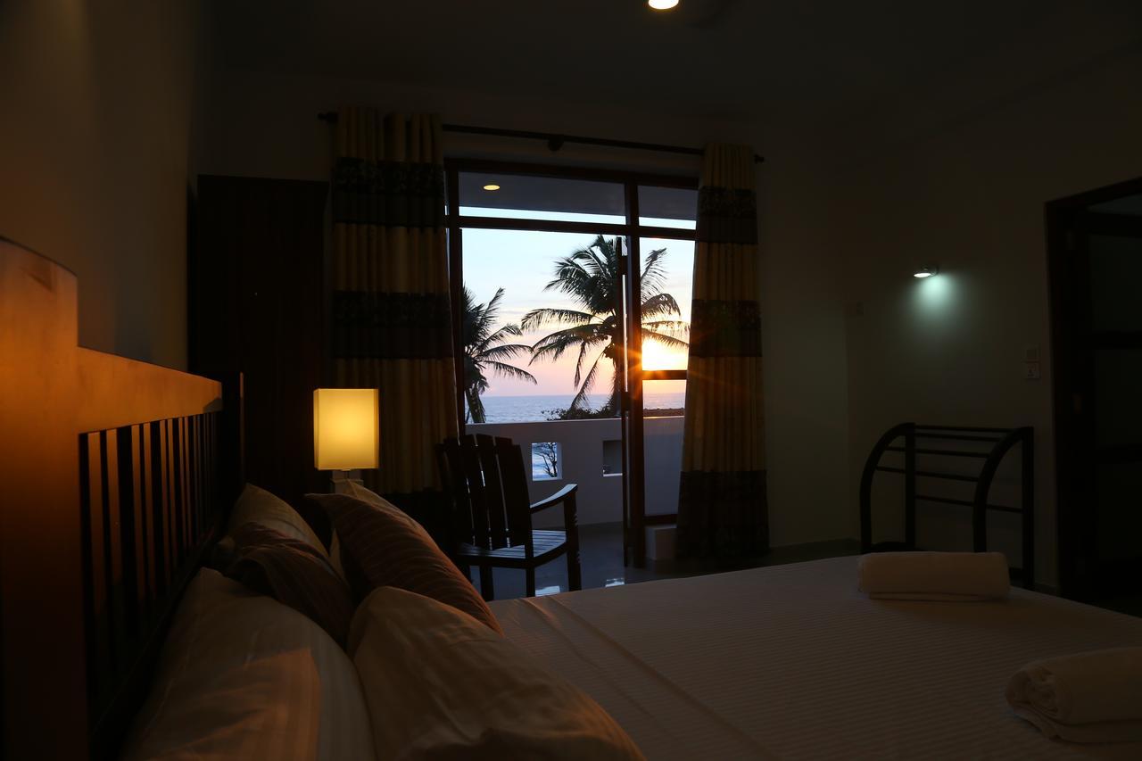 Hikka Regent Hotel ヒッカドゥワ エクステリア 写真