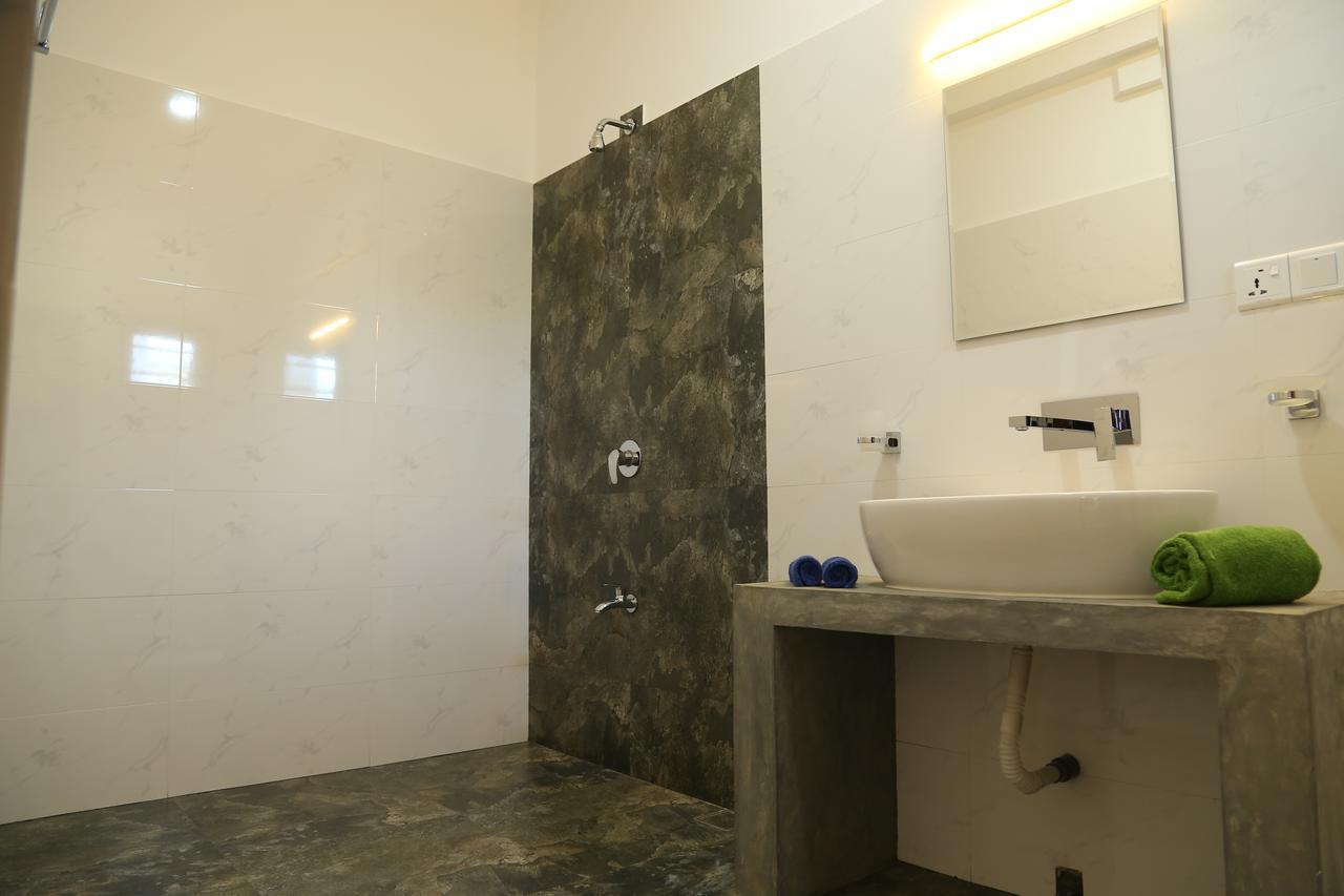 Hikka Regent Hotel ヒッカドゥワ エクステリア 写真